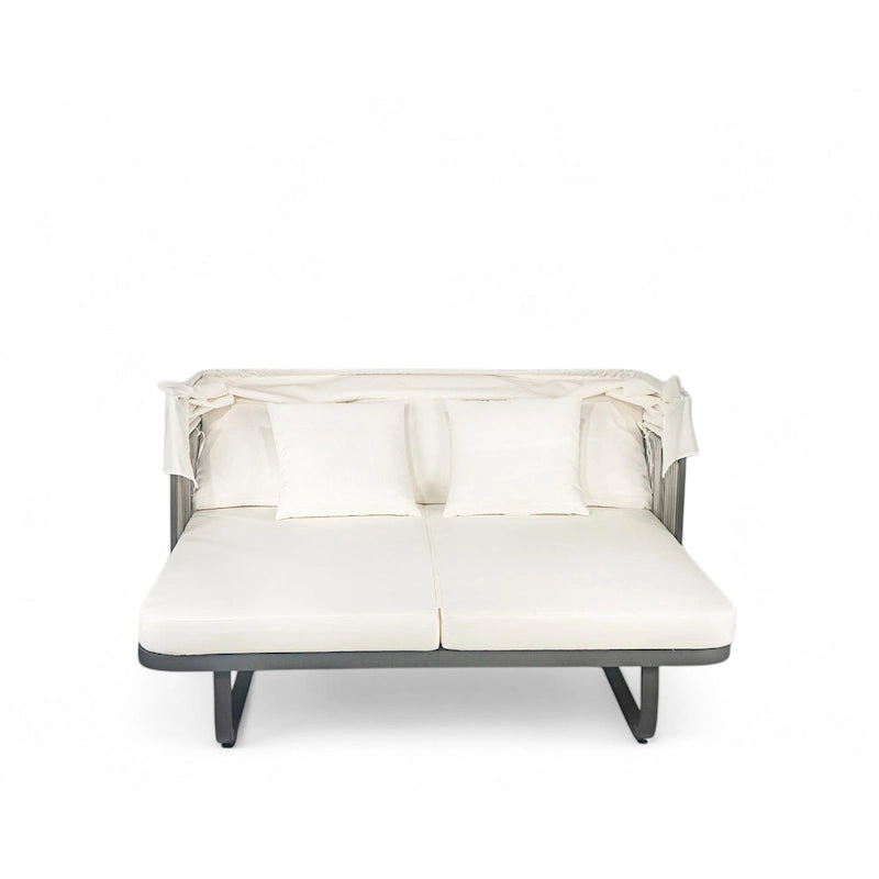 57 Outdoor Patio Daybed Rattan Daybed Outdoor Sunbed with Detachable Pillows for Patio, Backyard and Pool
