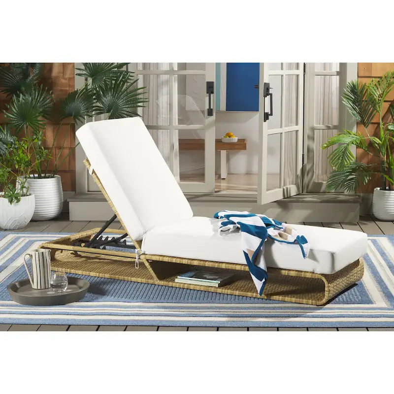 SAFAVIEH Outdoor Vale Chaise Lounge Chair with Cushion - 24W x 78D x 31H